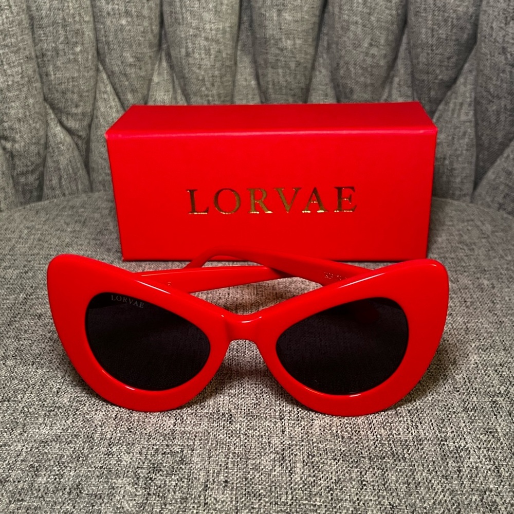 Lorvae red cat eye sunglasses